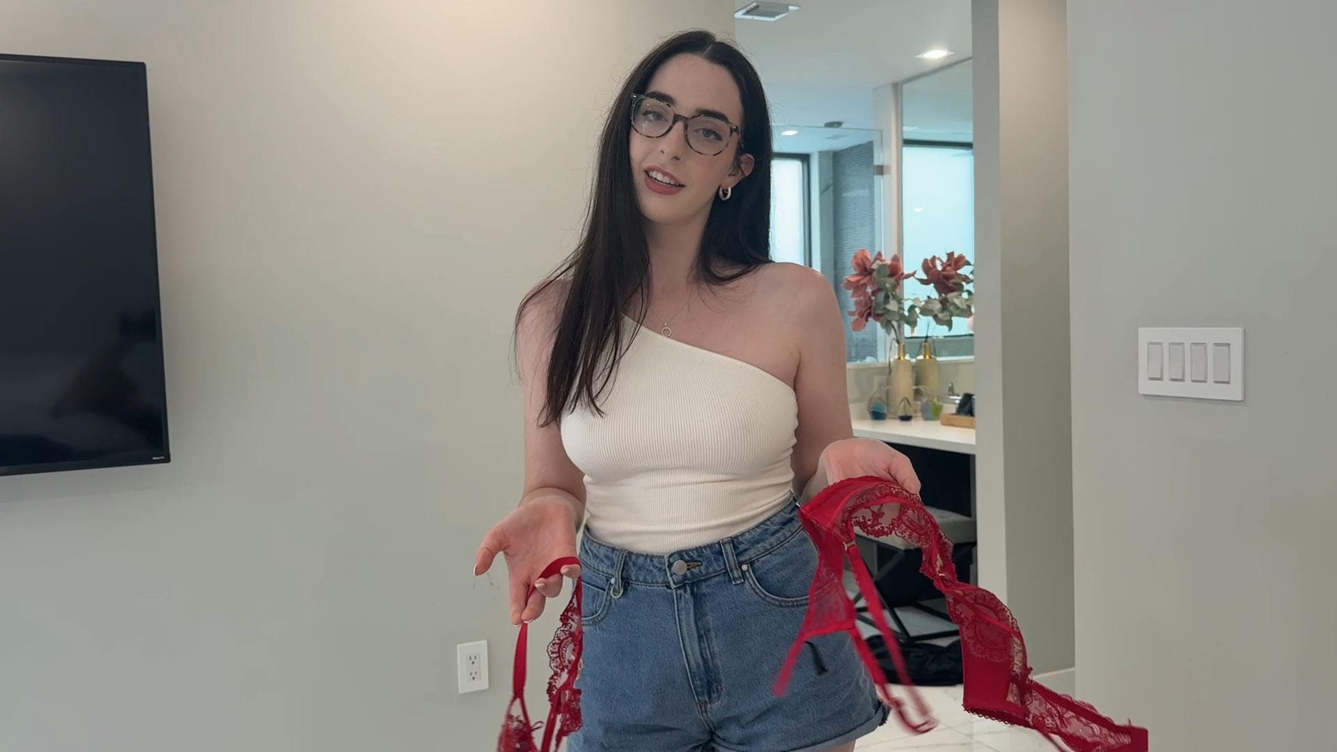 Foreign Stepsister Has A Date And Wants Stepbro's Opinion